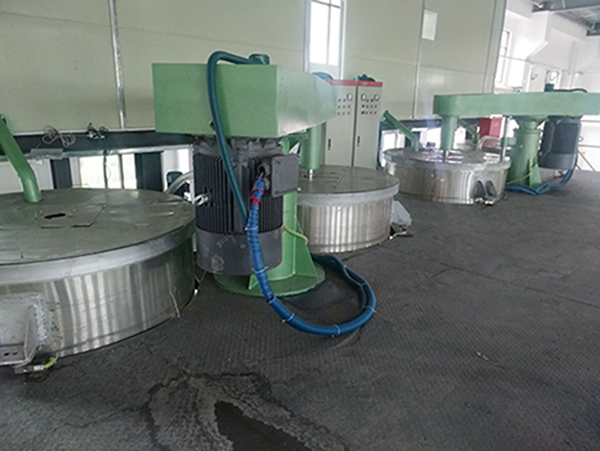 懸掛式分散機(jī)